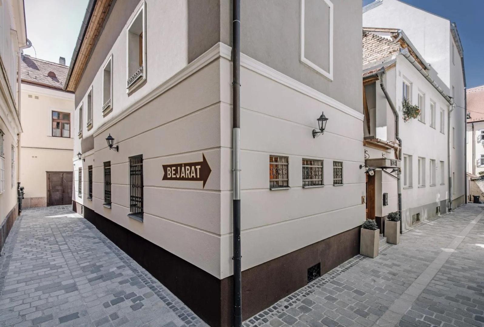 גיור Apartmanhaz Soho מראה חיצוני תמונה